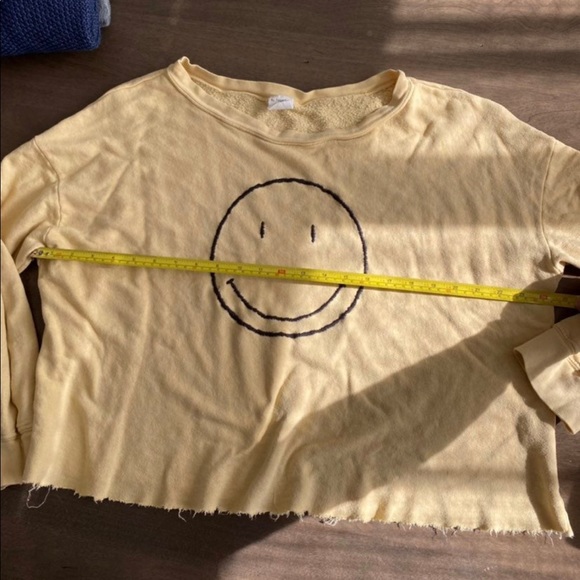 SOLD Vici Smiley Sweatshirt M - Picture 6 of 6